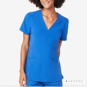 Figs scrub top
